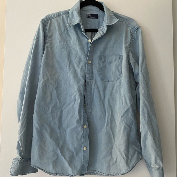 GAP Chambray Button Down - Picture 1 of 2